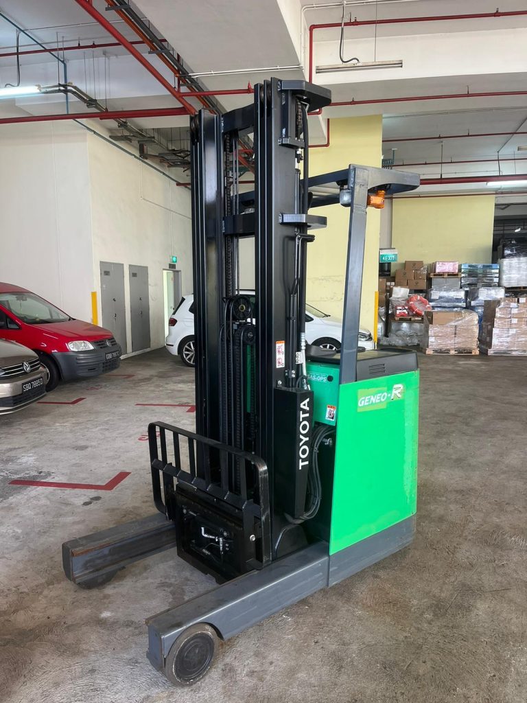 Material handling model 7FBR 3 stage with side shifter 1.8 ton lifting capacity & 6 meter lifting height.