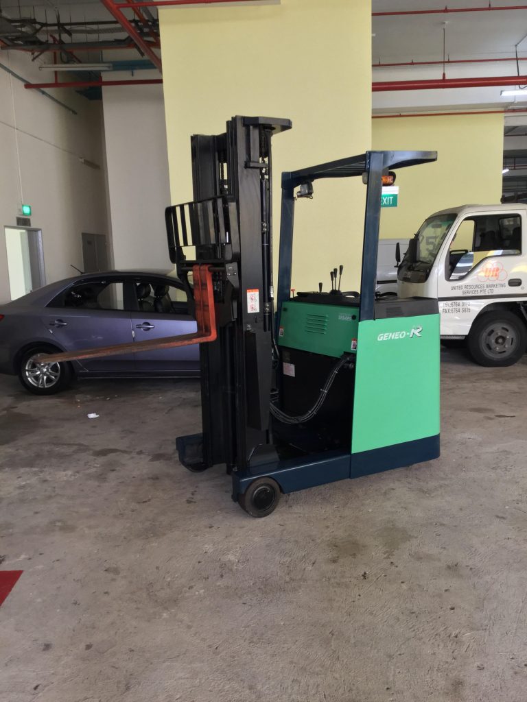 Material handling model 7FBR15 – 5.5 meter 3 stage mast